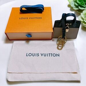 Louis Vuitton Galle City Steamer Leather Bag Charm Key Holder